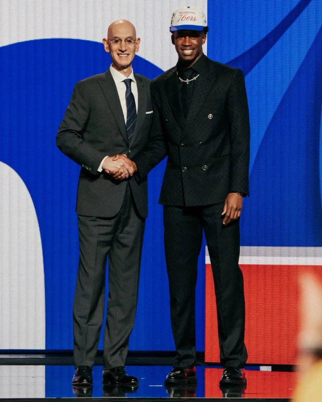 从一个23平方公里的小岛，走到NBA的舞台