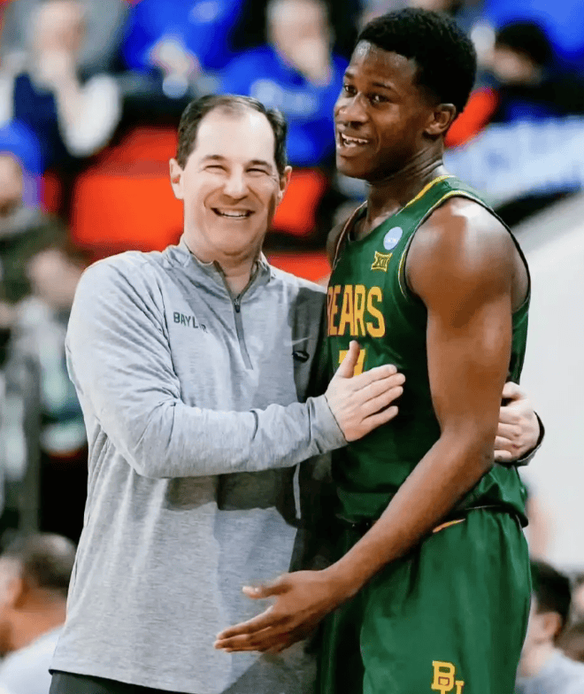 从一个23平方公里的小岛，走到NBA的舞台