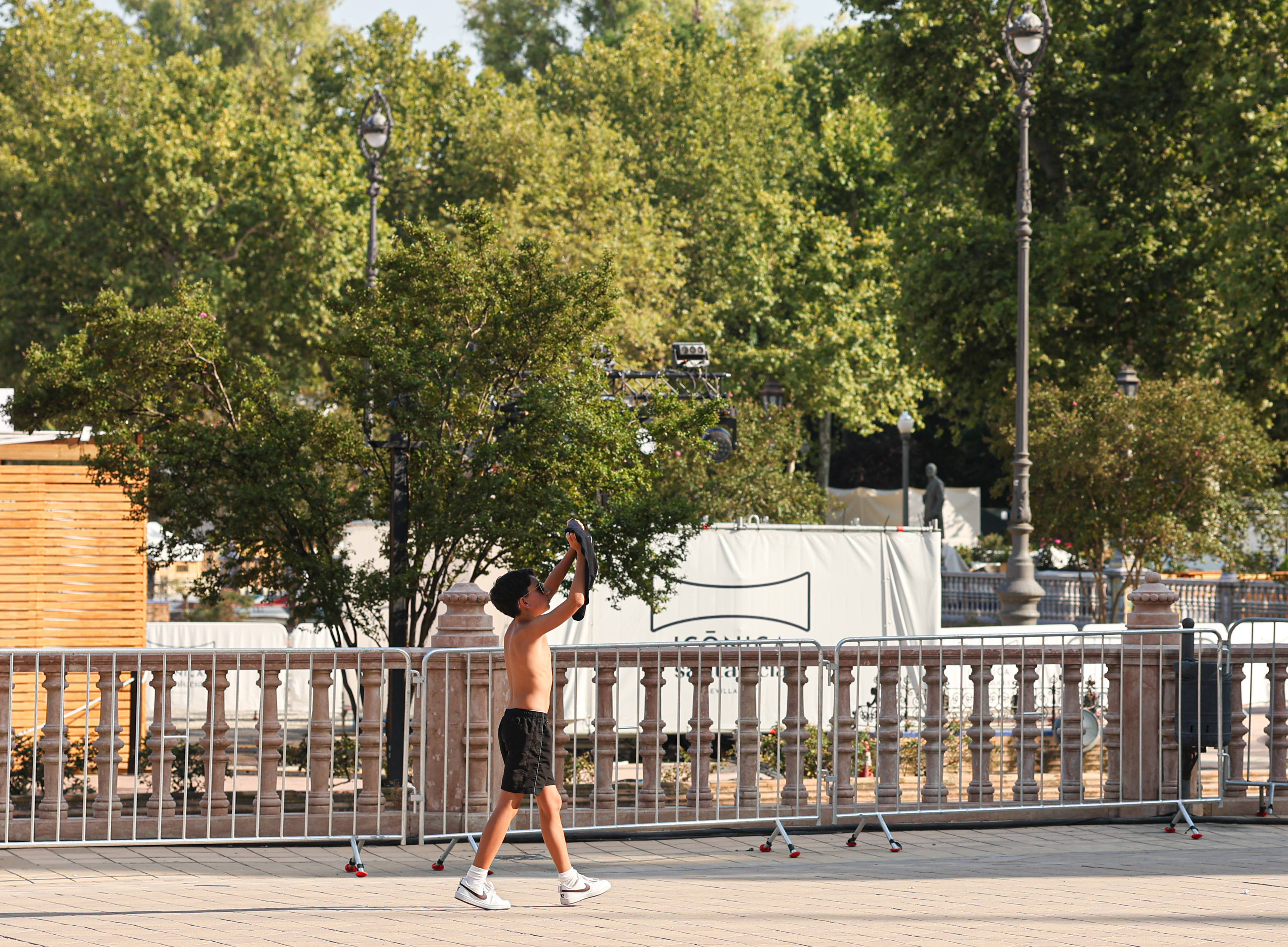 西班牙塞维利亚：烈日炎炎