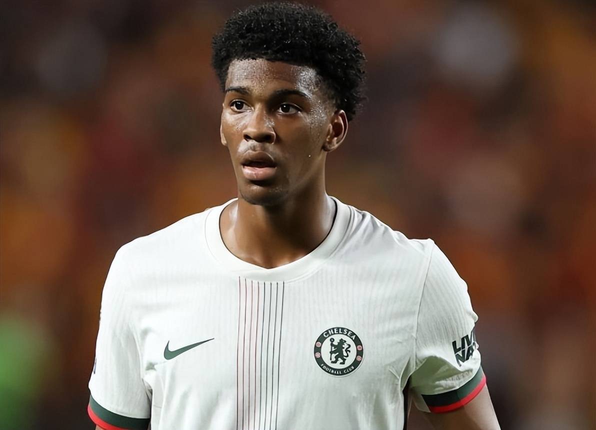 19岁英格兰新星成香饽饽，5家英超豪强争抢，上赛季还是切尔西多余人