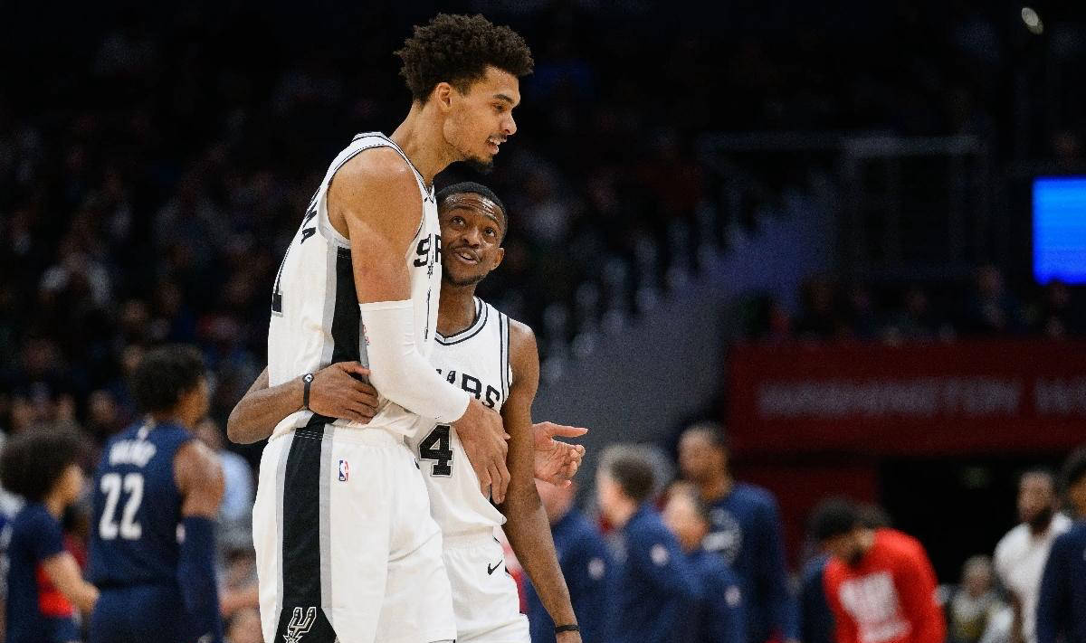 圣安东尼奥马刺續(xù)約(yuē)达龙福克斯，薪水或有变动