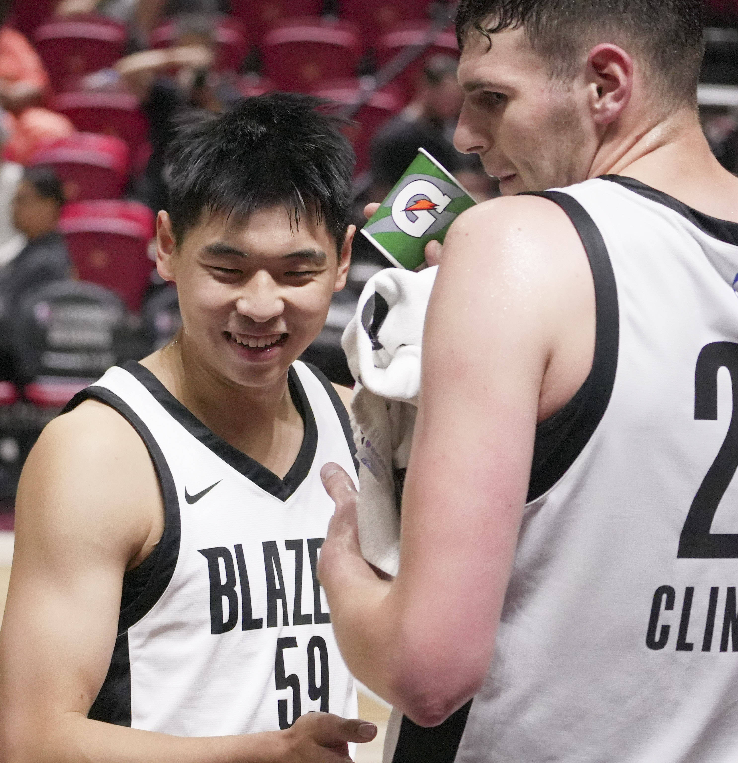 追光 | CBA多起重磅交易，传递什么信号？