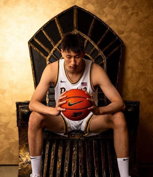 中国篮球新秀郇斯楠成型，“魔鬼肌肉人”NCAA生涯挑战