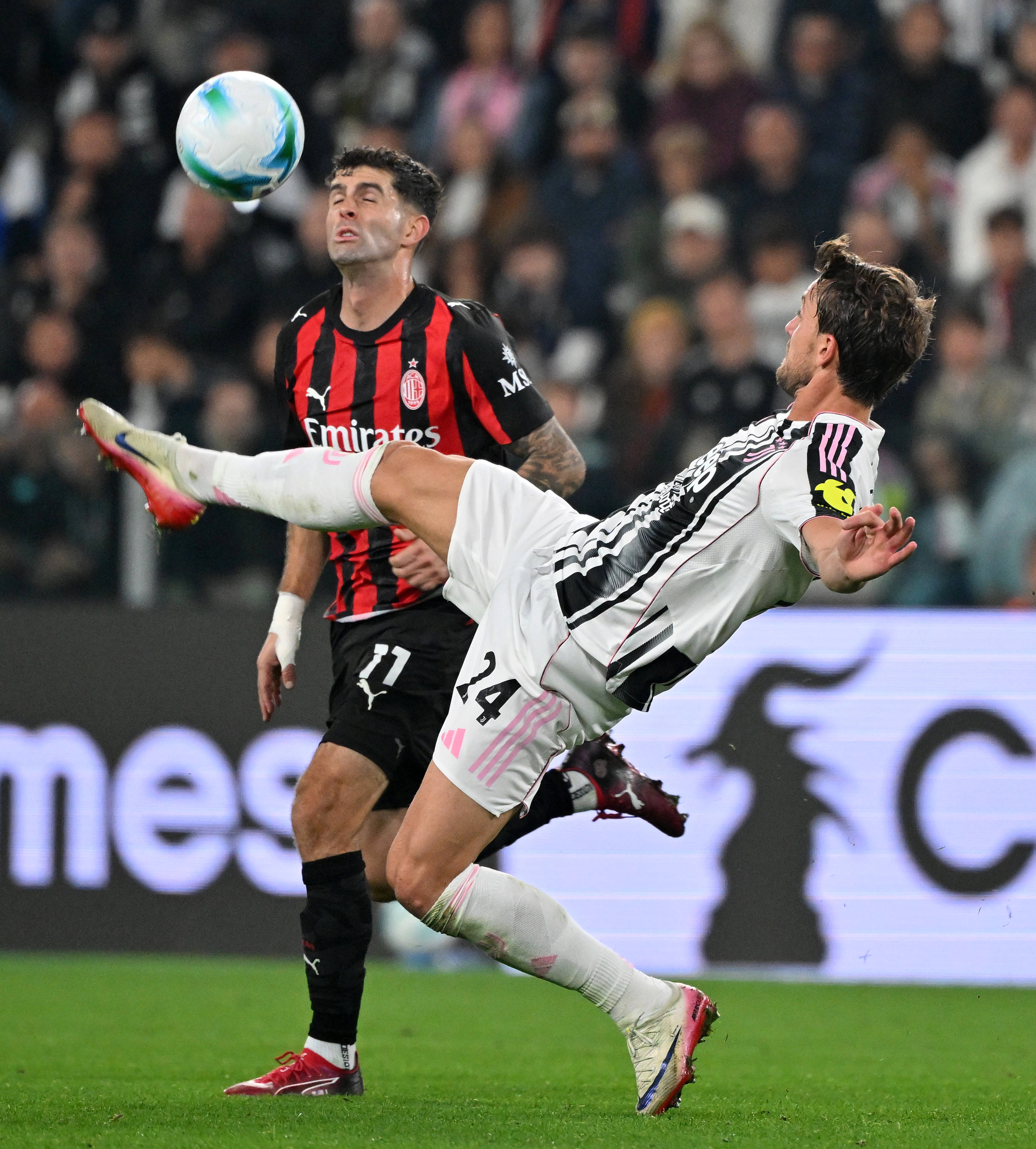 （体育）足球——意甲：尤文图斯平AC米兰