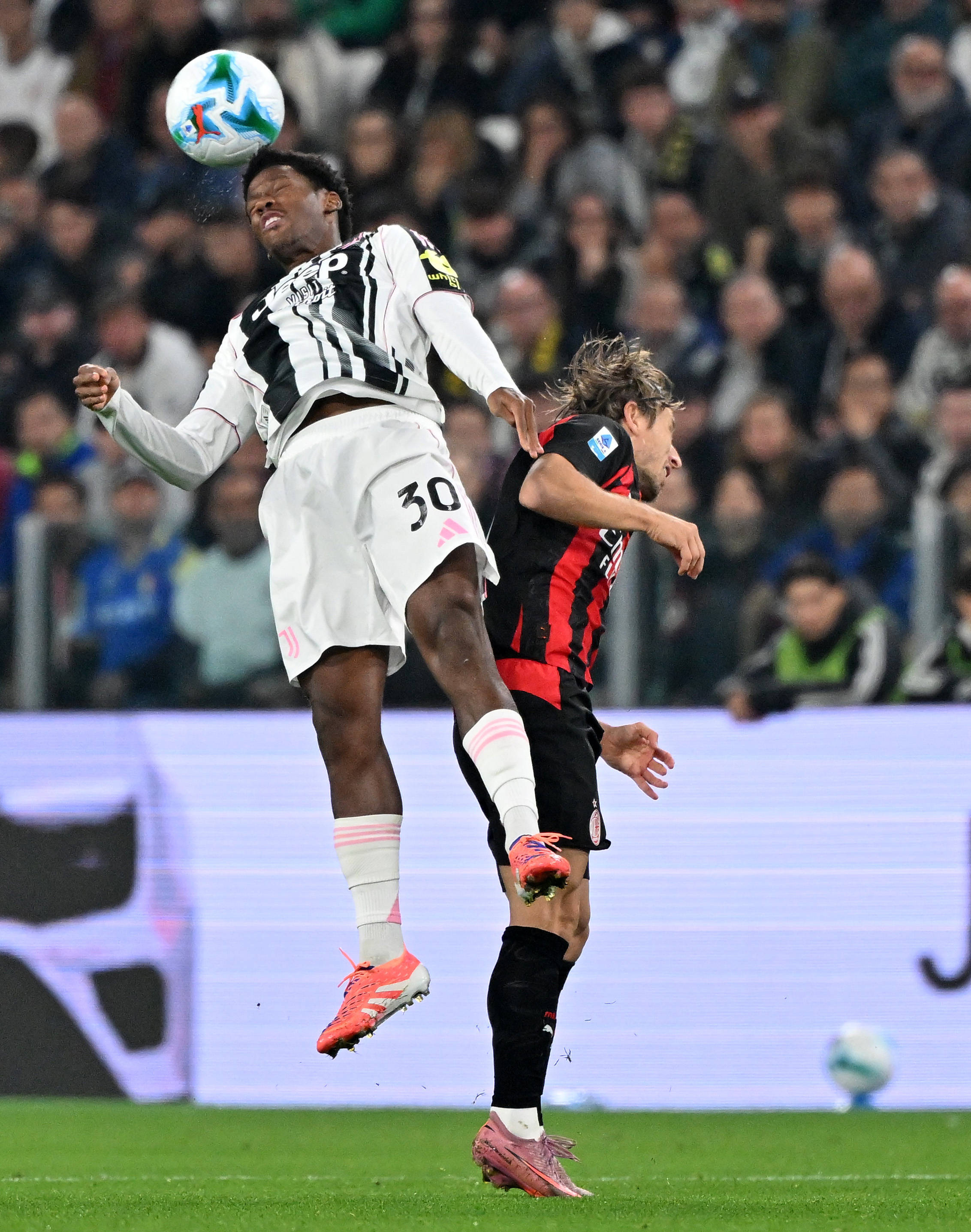 （体育）足球——意甲：尤文图斯平AC米兰