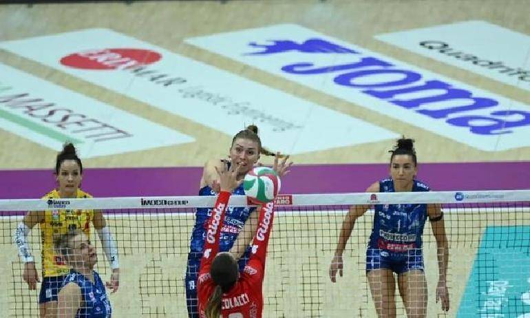 3-2险胜!科内利亚诺12连胜领跑意甲,朱婷归队备战世俱杯