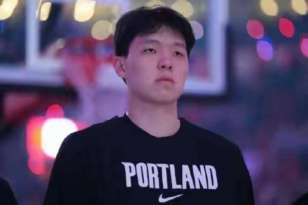 杨瀚森助阵波特兰开拓者主场以115-103轻取密尔沃基雄鹿队